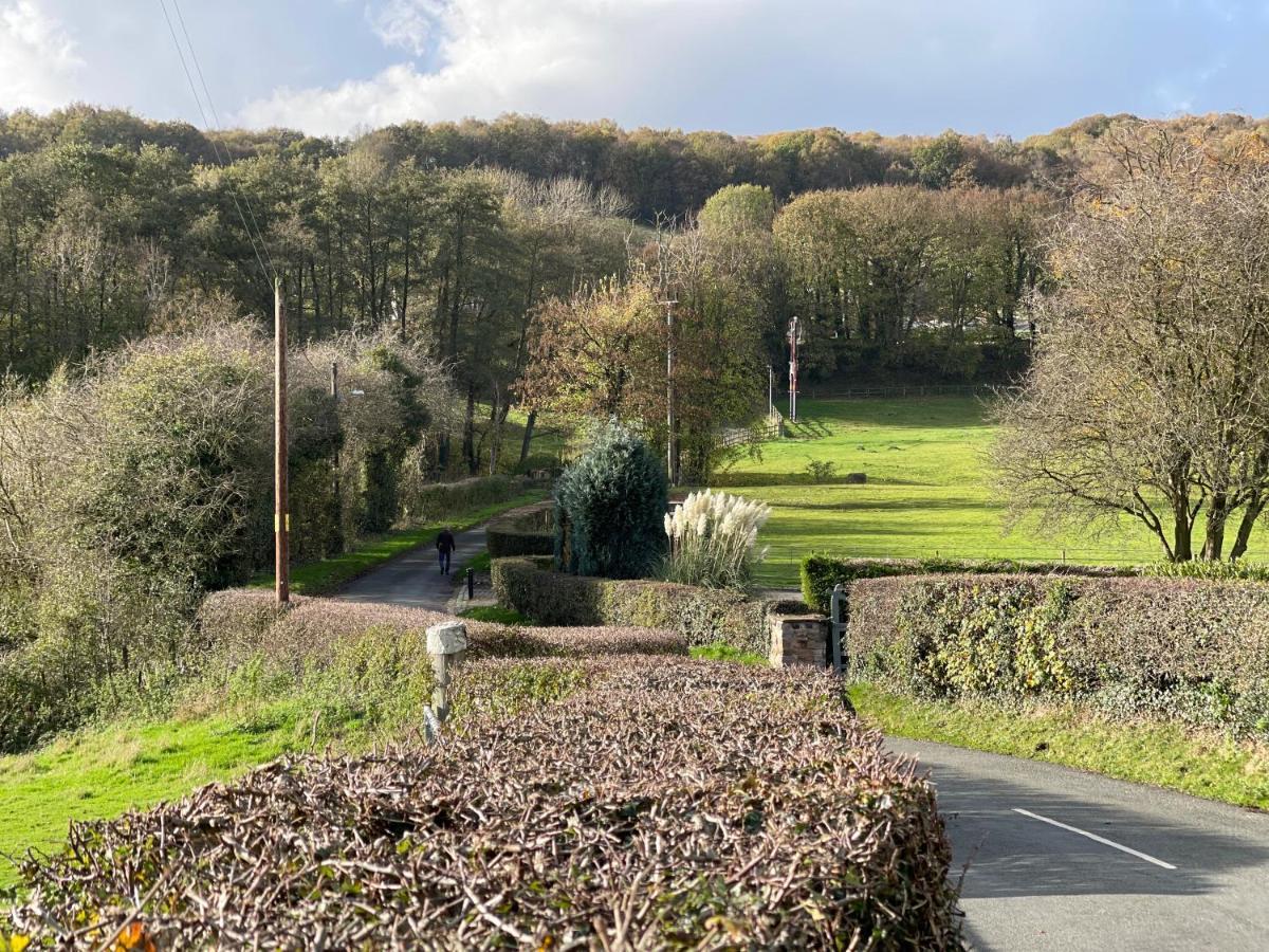 Tollgate House - Luxury Cozy Cottage - Huge Hot Tub - Alton Towers ชีเดิล ภายนอก รูปภาพ