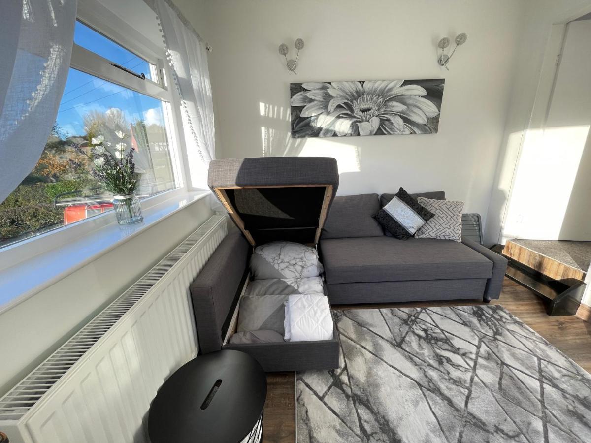 Tollgate House - Luxury Cozy Cottage - Huge Hot Tub - Alton Towers ชีเดิล ภายนอก รูปภาพ