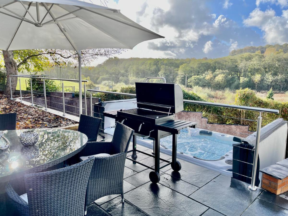 Tollgate House - Luxury Cozy Cottage - Huge Hot Tub - Alton Towers ชีเดิล ภายนอก รูปภาพ